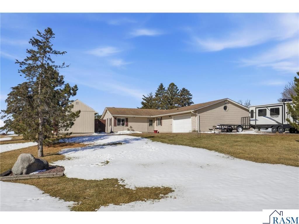 38630 Woodview Lane, Le Center, MN 56057
