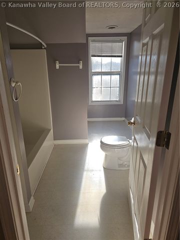 73 Cala Lane, Alum Creek, WV 25003