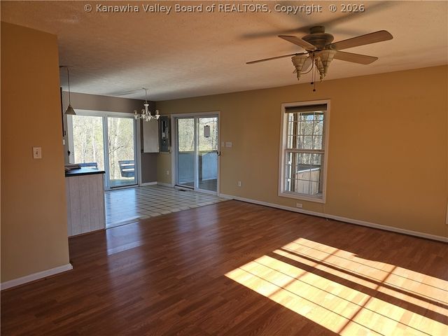 73 Cala Lane, Alum Creek, WV 25003