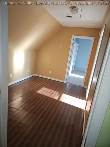 73 Cala Lane, Alum Creek, WV 25003