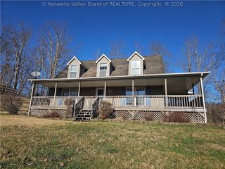 73 Cala Lane, Alum Creek, WV 25003