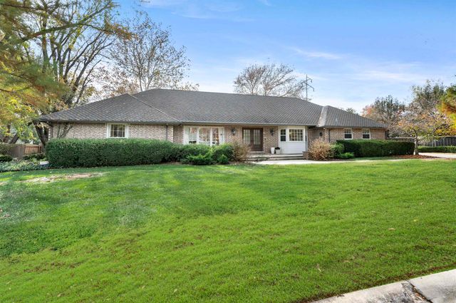 8001 E Tipperary St, Wichita, KS 67206