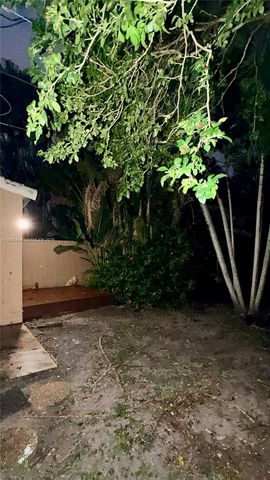 1104 NE 17th Ter 1-2, Fort Lauderdale, FL 33304