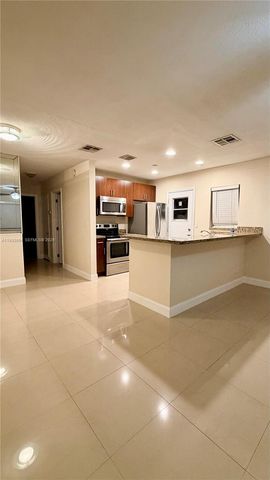 1104 NE 17th Ter 1-2, Fort Lauderdale, FL 33304