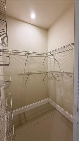 1104 NE 17th Ter 1-2, Fort Lauderdale, FL 33304