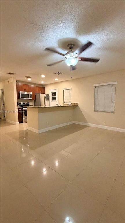 1104 NE 17th Ter 1-2, Fort Lauderdale, FL 33304
