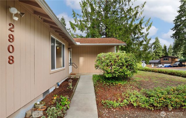 2908 Greenwood Court S, Puyallup, WA 98374