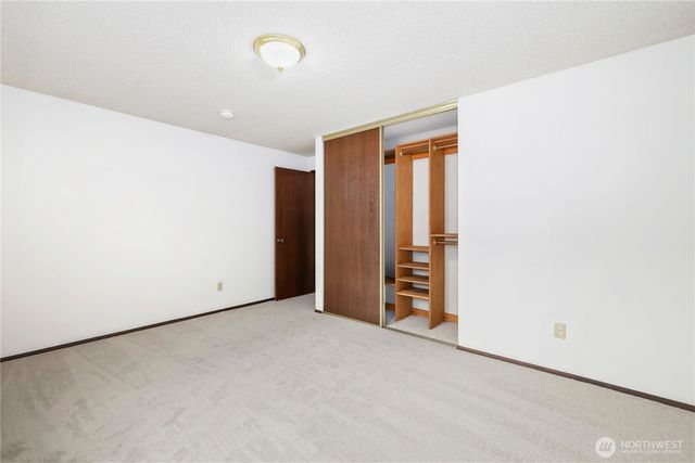 2908 Greenwood Court S, Puyallup, WA 98374