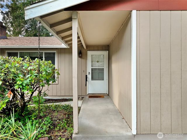 2908 Greenwood Court S, Puyallup, WA 98374