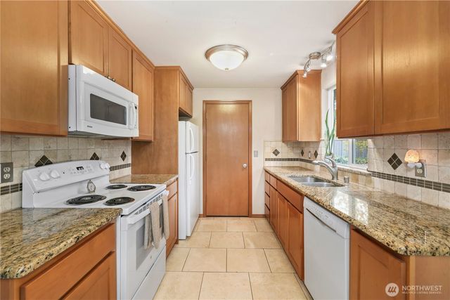 2908 Greenwood Court S, Puyallup, WA 98374