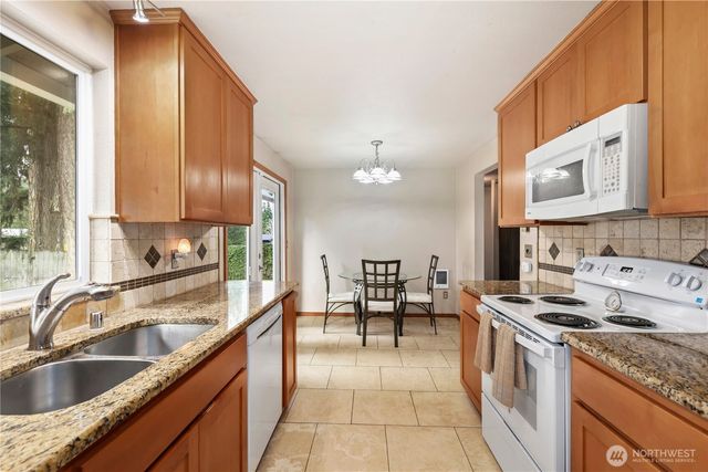 2908 Greenwood Court S, Puyallup, WA 98374