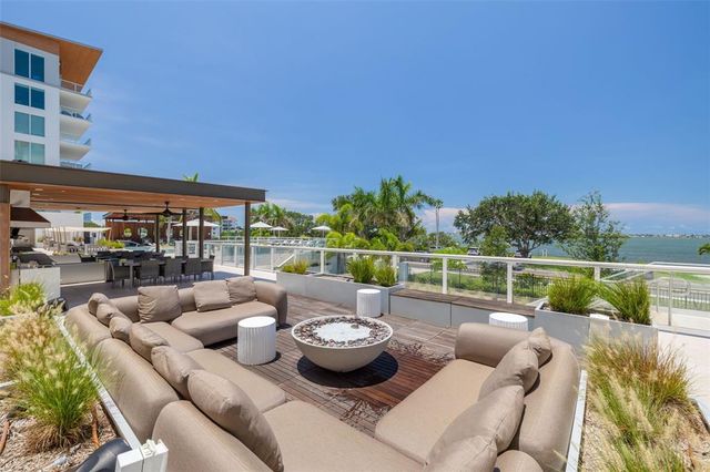 1020 SUNSET POINT ROAD 213, Clearwater, FL 33755