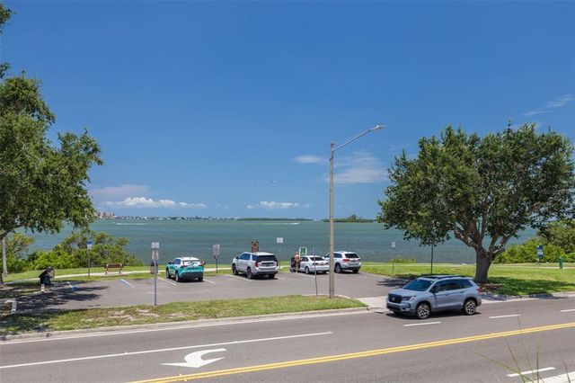 1020 SUNSET POINT ROAD 213, Clearwater, FL 33755