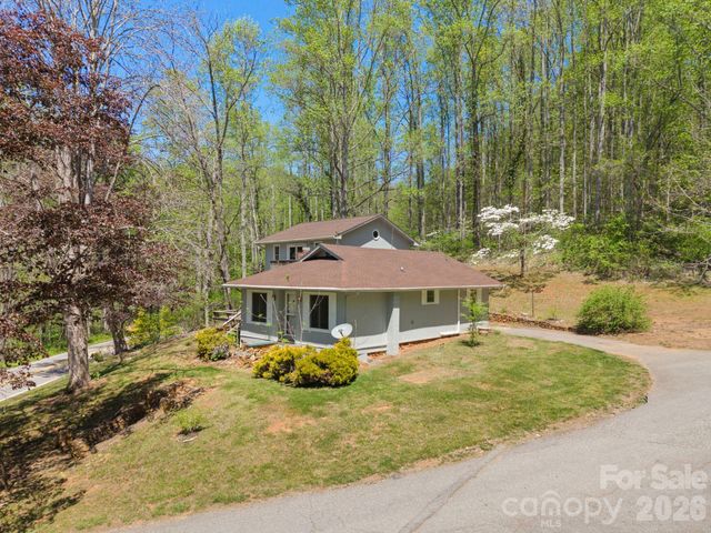 290 Hookers Gap Road, Candler, NC 28715