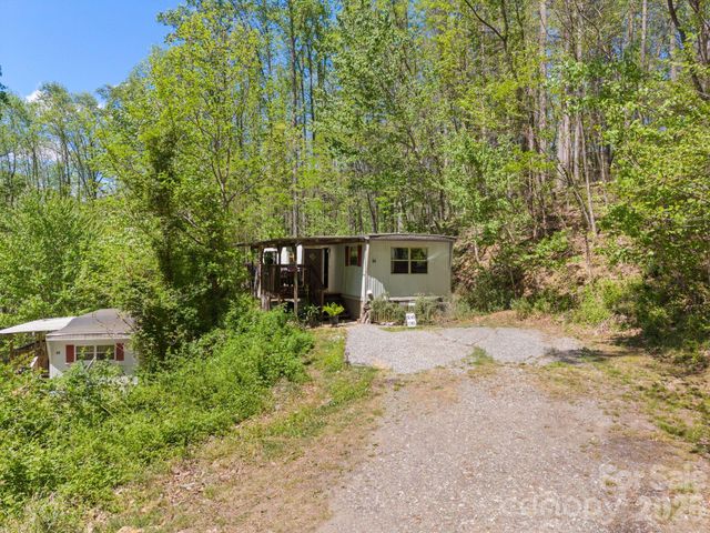 290 Hookers Gap Road, Candler, NC 28715