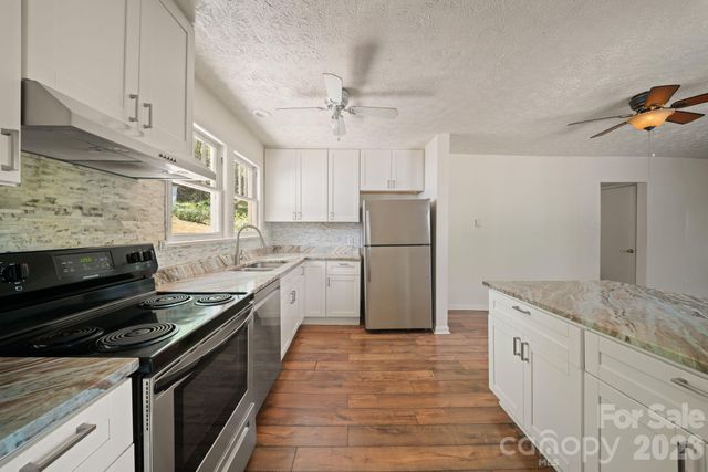 290 Hookers Gap Road, Candler, NC 28715