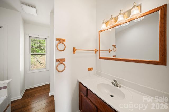 290 Hookers Gap Road, Candler, NC 28715