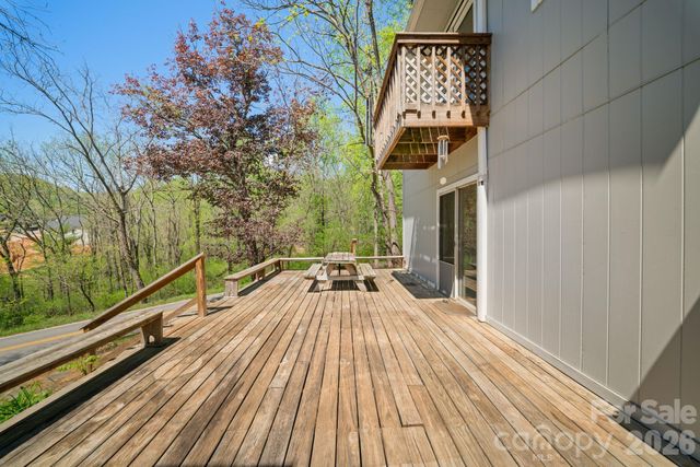 290 Hookers Gap Road, Candler, NC 28715