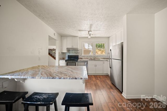 290 Hookers Gap Road, Candler, NC 28715