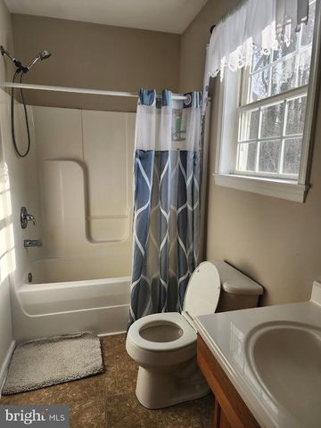 11490 BROWNTOWN RD, Gordonsville, VA 22942