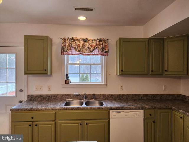 11490 BROWNTOWN RD, Gordonsville, VA 22942