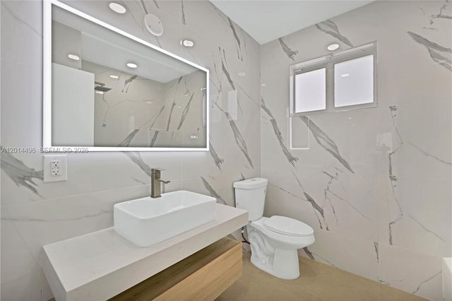 3917 Adams St, Hollywood, FL 33021