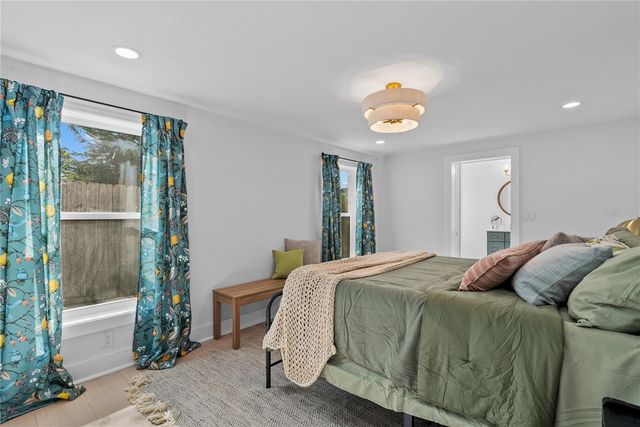 1211 16TH AVENUE N, St Petersburg, FL 33704