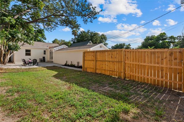 1211 16TH AVENUE N, St Petersburg, FL 33704