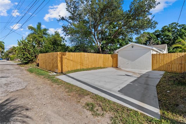 1211 16TH AVENUE N, St Petersburg, FL 33704