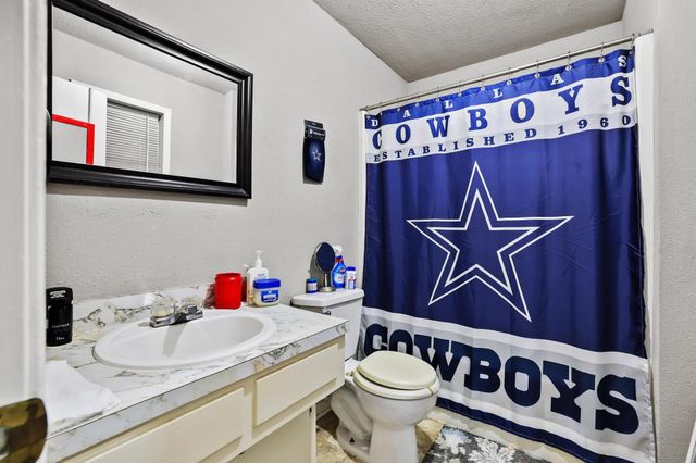 606 Hunter Street, Bonham, TX 75418