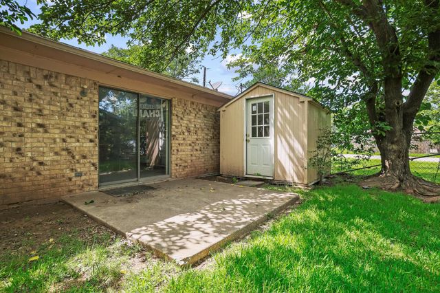 606 Hunter Street, Bonham, TX 75418