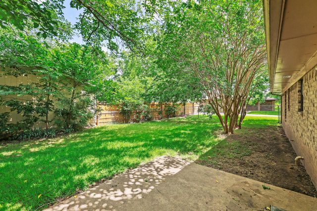 606 Hunter Street, Bonham, TX 75418
