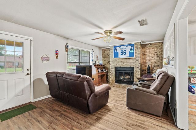 606 Hunter Street, Bonham, TX 75418