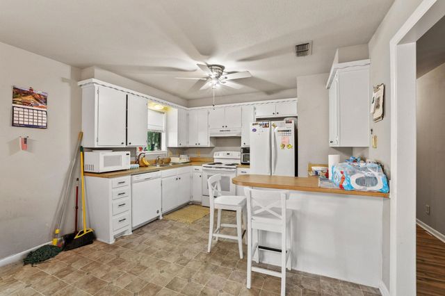 606 Hunter Street, Bonham, TX 75418