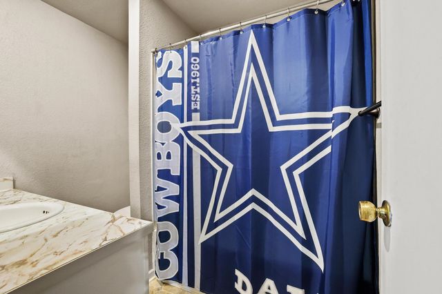 606 Hunter Street, Bonham, TX 75418