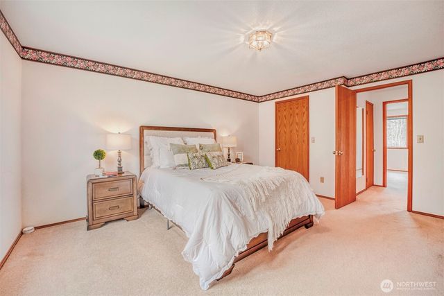 6208 258th Avenue NE, Redmond, WA 98053