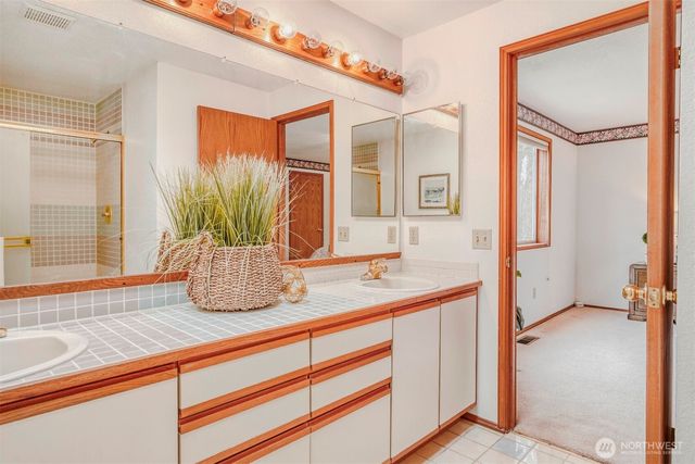 6208 258th Avenue NE, Redmond, WA 98053