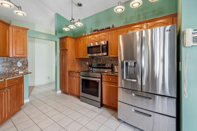 5197 Rosen Boulevard, Boynton Beach, FL 33472