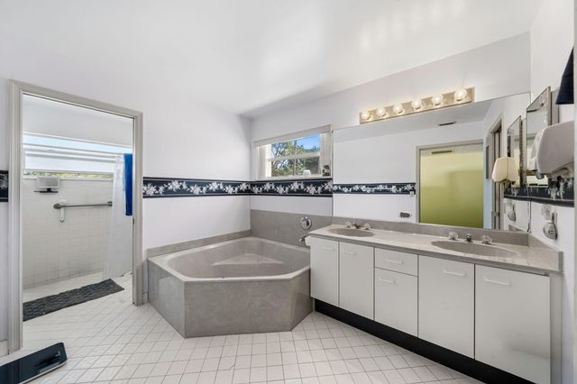 5197 Rosen Boulevard, Boynton Beach, FL 33472