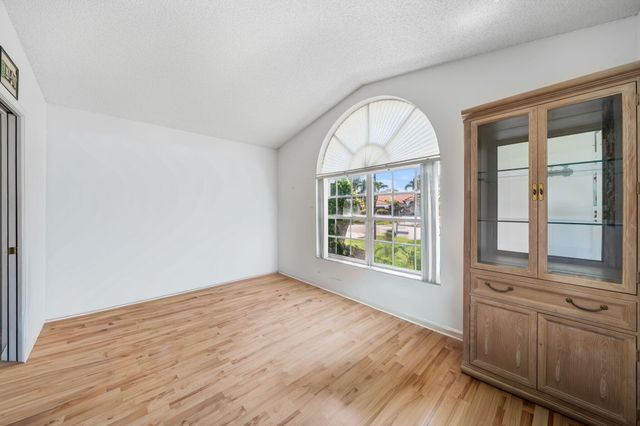 5197 Rosen Boulevard, Boynton Beach, FL 33472