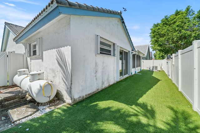 5197 Rosen Boulevard, Boynton Beach, FL 33472