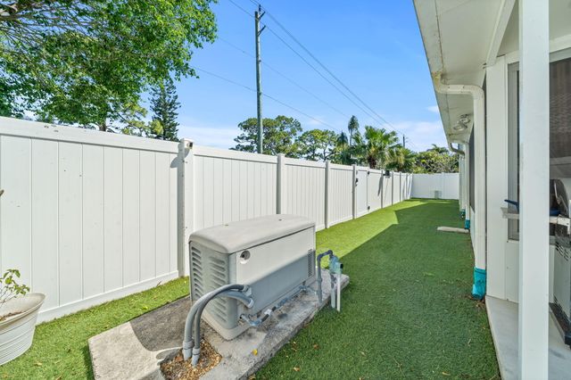 5197 Rosen Boulevard, Boynton Beach, FL 33472