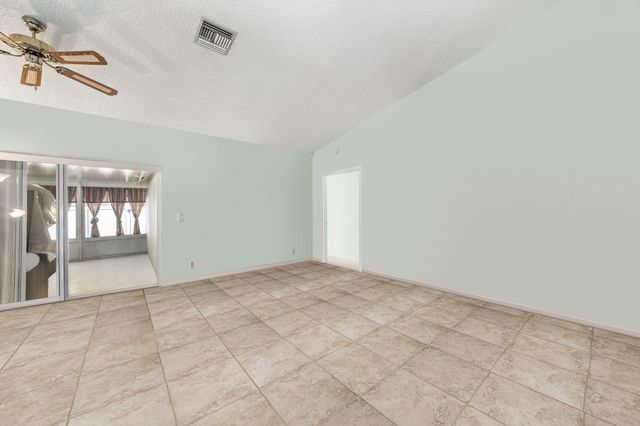 5197 Rosen Boulevard, Boynton Beach, FL 33472