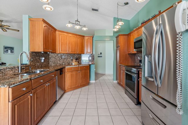 5197 Rosen Boulevard, Boynton Beach, FL 33472