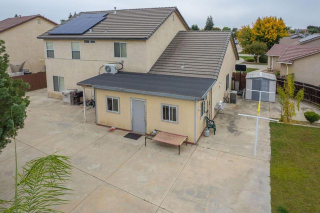 1002 Sequoia Court, Fowler, CA 93625