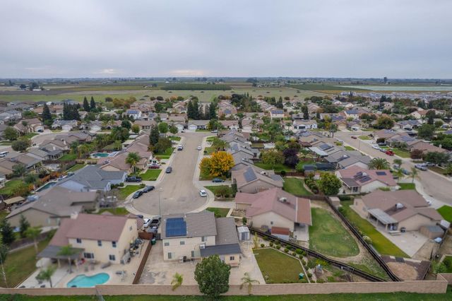 1002 Sequoia Court, Fowler, CA 93625