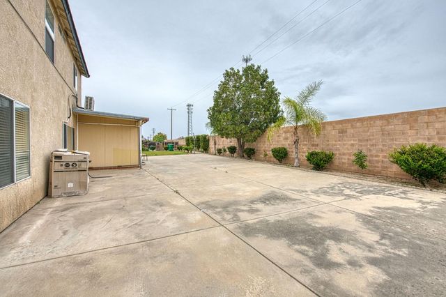 1002 Sequoia Court, Fowler, CA 93625
