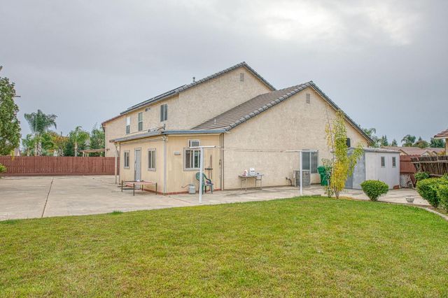 1002 Sequoia Court, Fowler, CA 93625