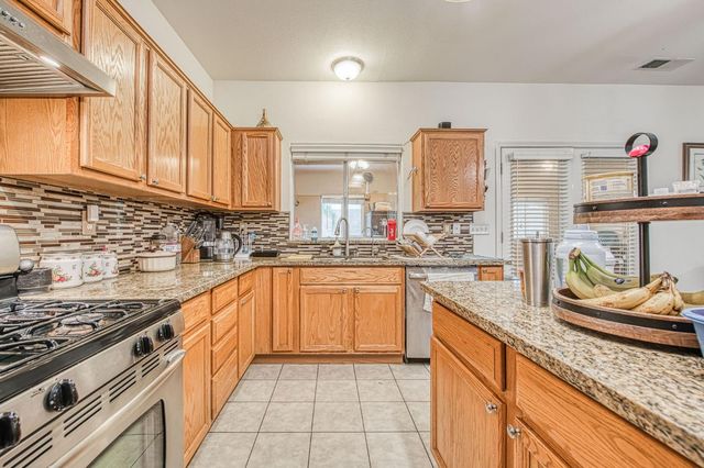 1002 Sequoia Court, Fowler, CA 93625