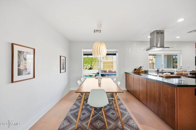 2404 W PAMPA Circle W, Mesa, AZ 85202